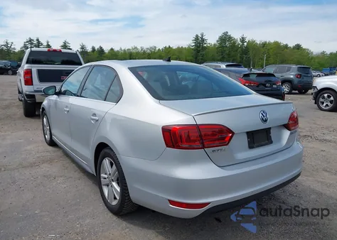 2013 Volkswagen Jetta Hybrid Sel z USA, uszkodzony, nr VIN 3VW637AJXDM230890